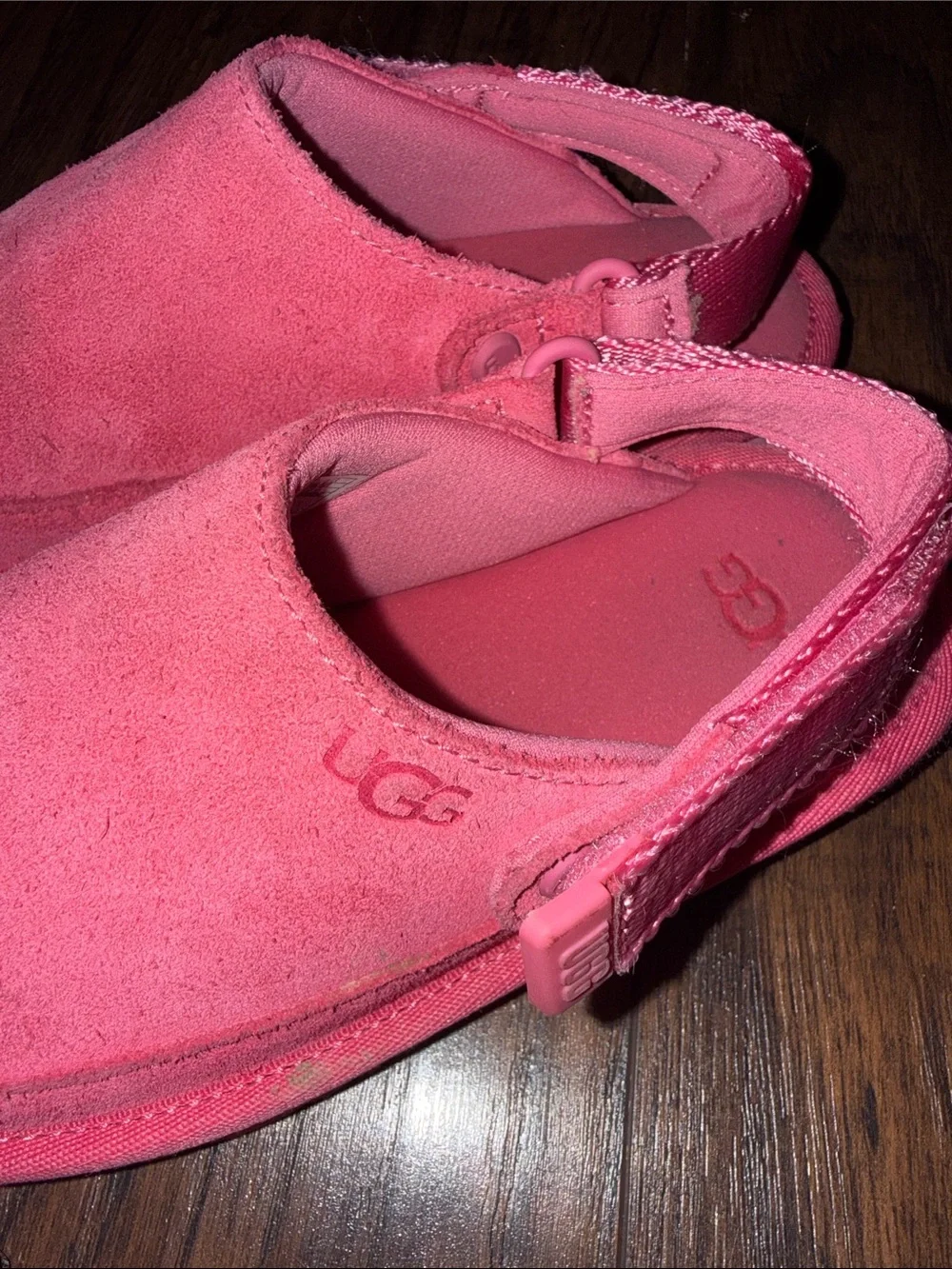 UGG smoke pet